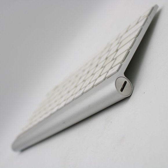 Apple Wireless Keyboard A1255 Bluetooth Magic 2007 - Picture 4 of 5